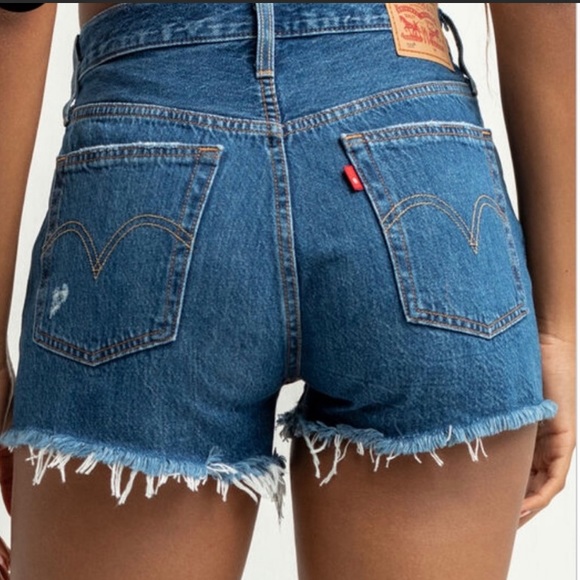 ❤️ Levi's Womens 501 High-Rise Shorts Sansome Muse - Picture 2 of 10
